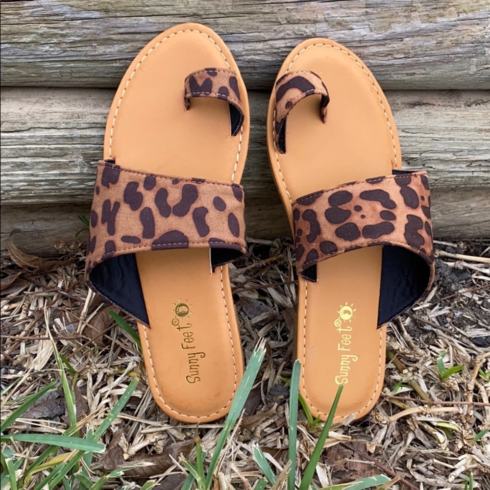 Leopard toe sandals
